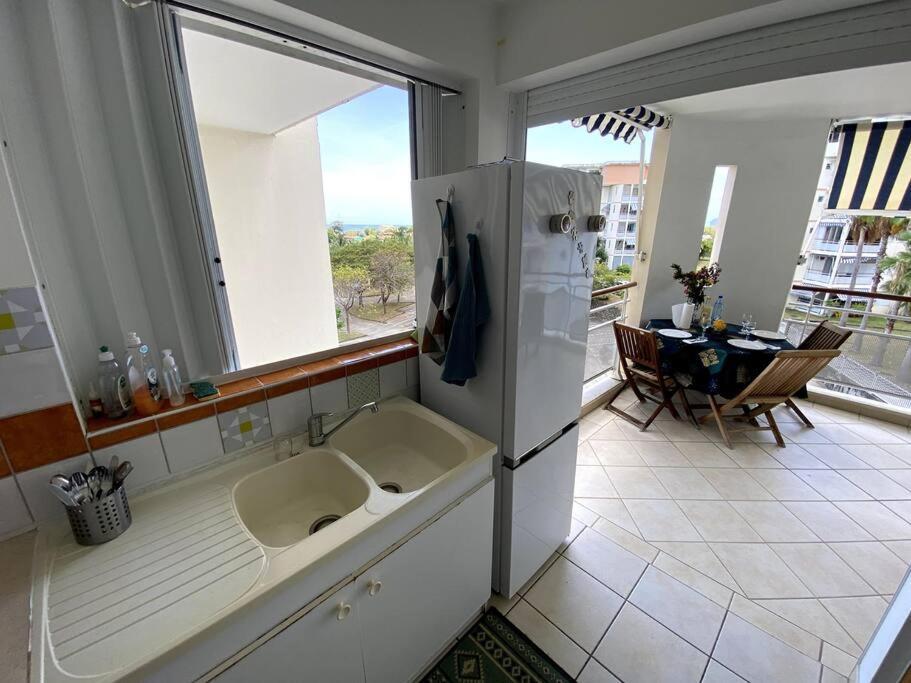 Appartement - Vue Mer Et Montagne Сент-Люс Экстерьер фото